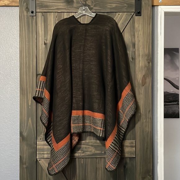 Urban Coco Wraparound Shawl - Picture 3 of 5